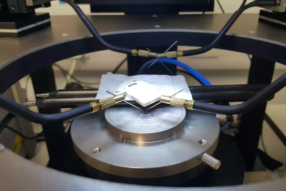 28,000 Year Nuclear Waste Battery? Diamond Batteries Explained Undecided with Matt Ferrell