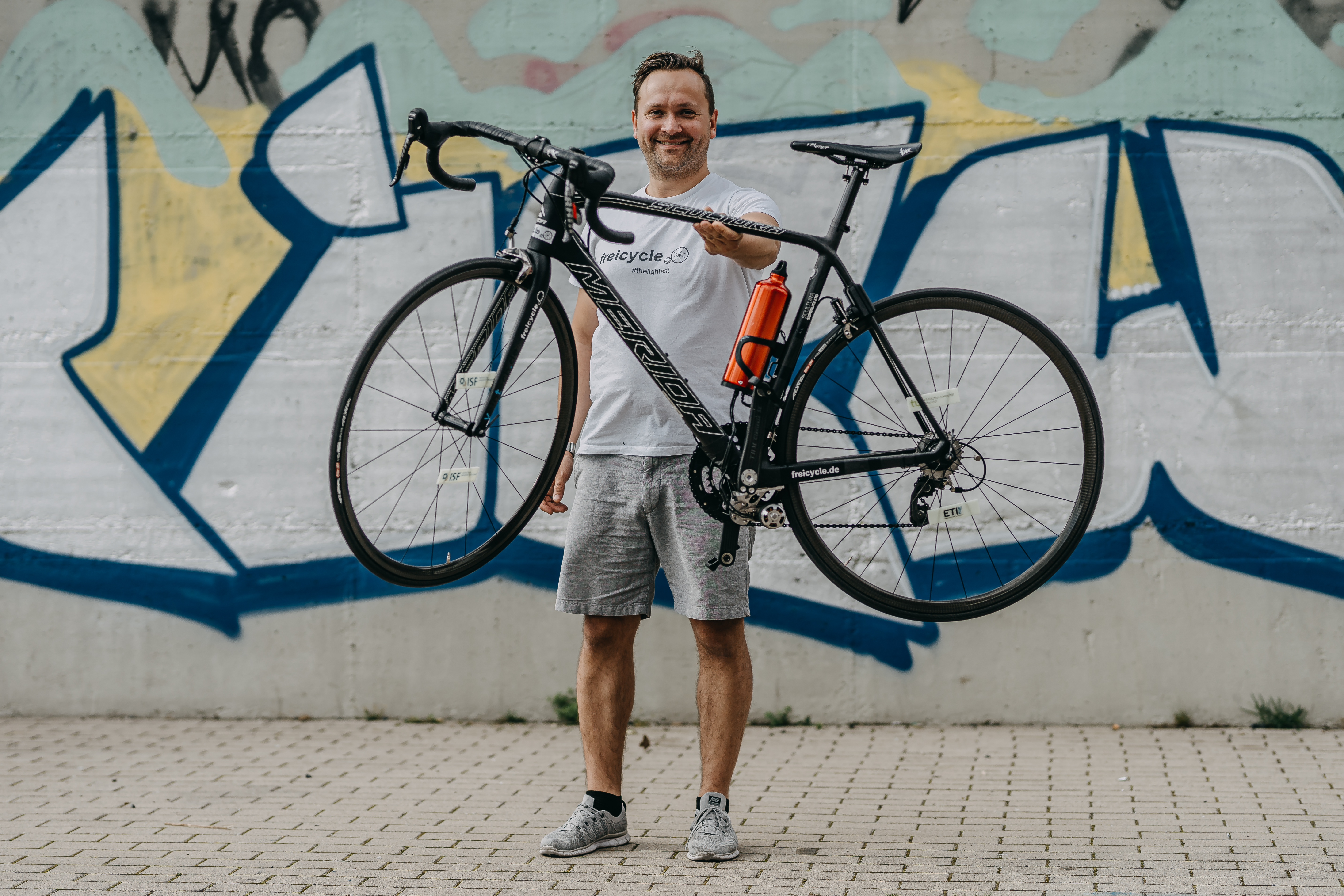 The Guinness World Record for the world's lightest prototype ebike is held by the 6.872-kg Freicycle