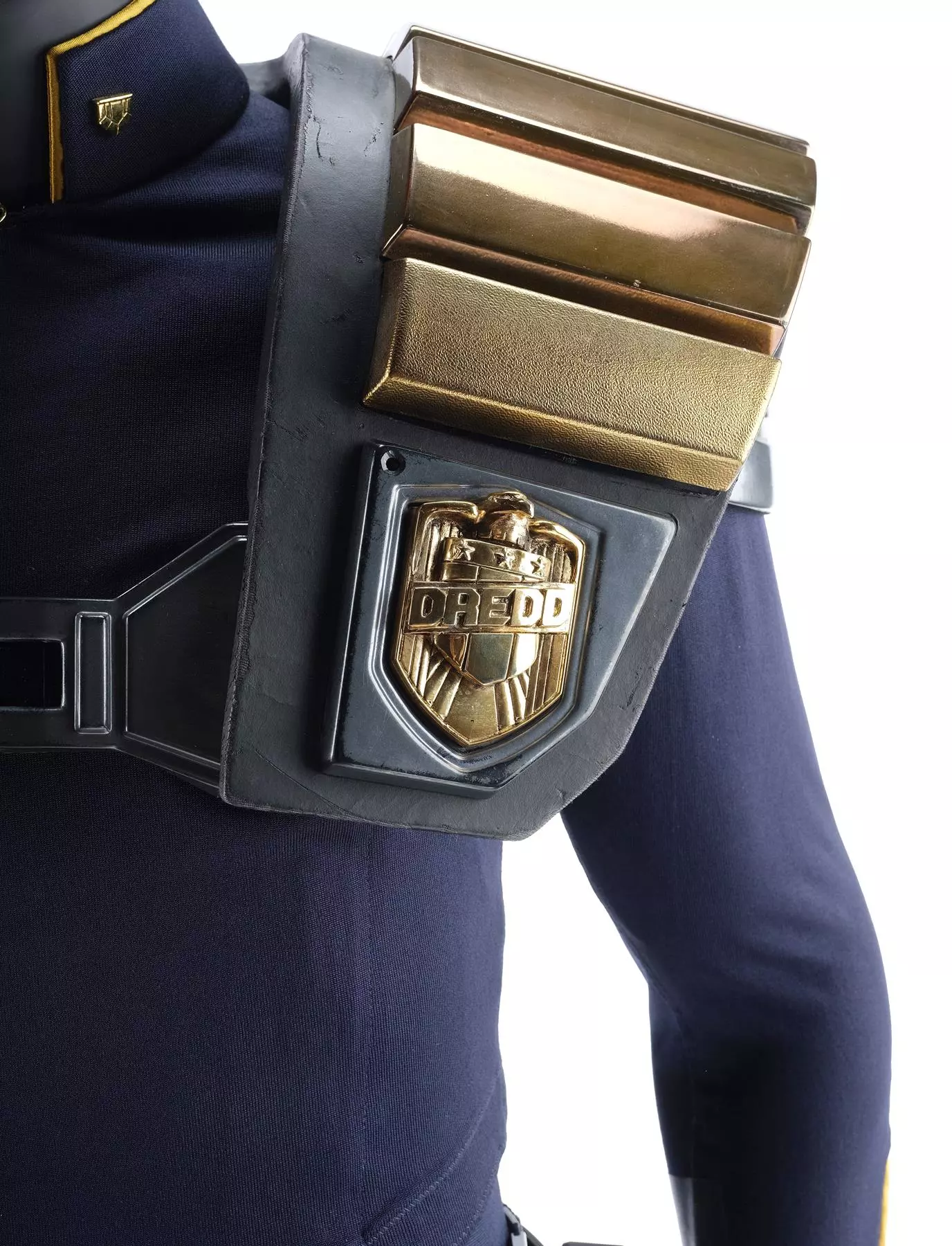 JUDGE DREDD (1995) Judge Joseph Dredd's (Sylvester Stallone) Costume with Stunt Components | Sold for: $23,750 by Propstore on August 27, 2020