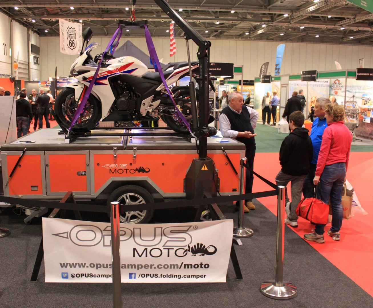 The Opus Moto camper can hold up to 500 kg on its lid