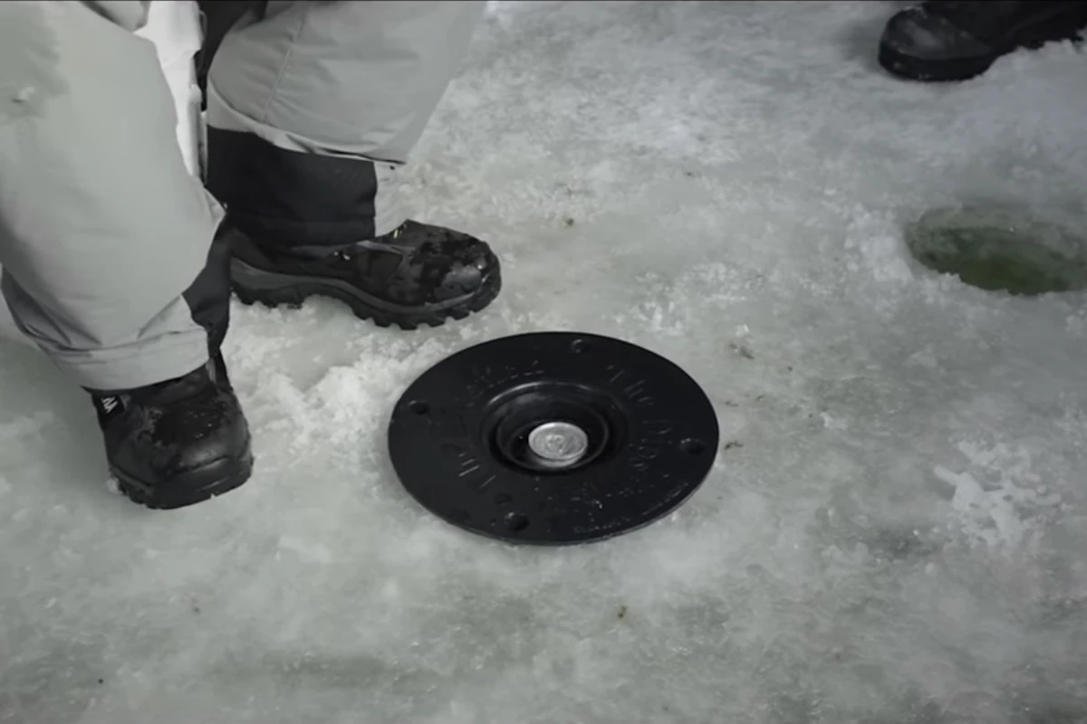 The business end of the DipStick – the rest of it telescopes down beneath the ice