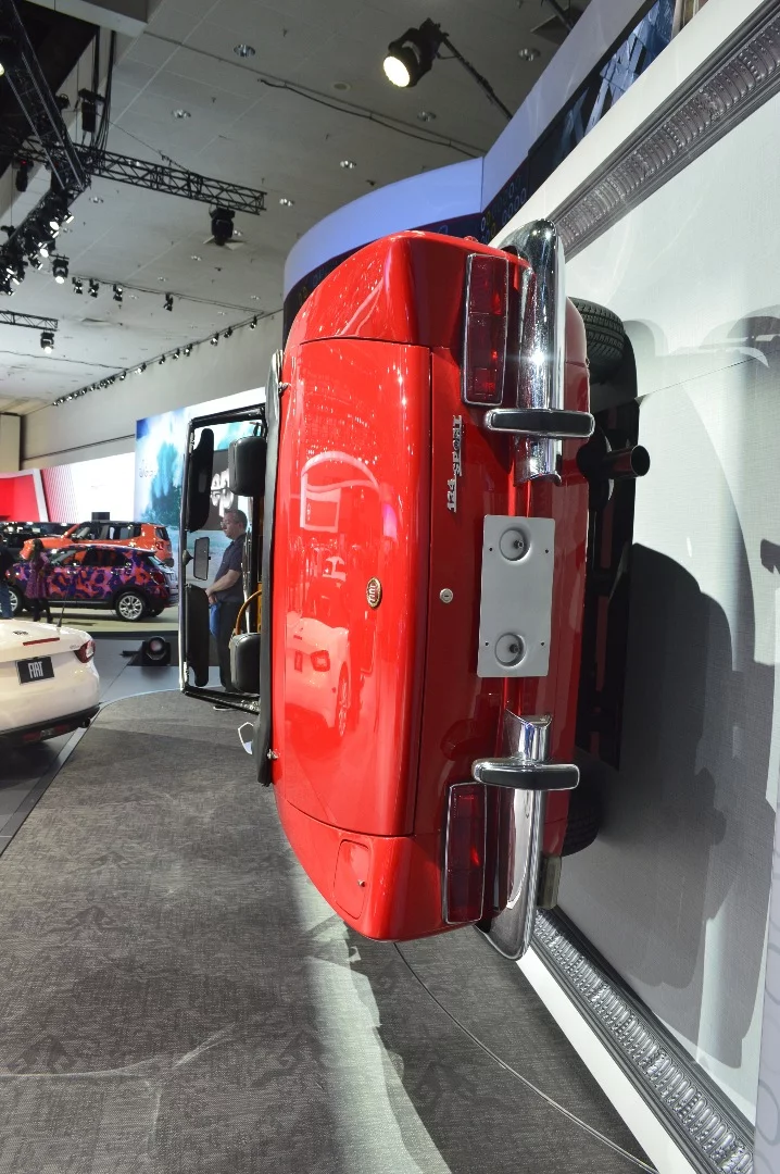 About 175,000 of the Fiat 124 Sport Spider had been sold here when production ended in 1985