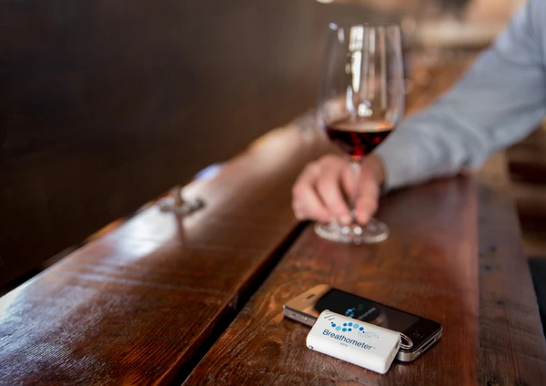 The device will work with both iOS and Android devices