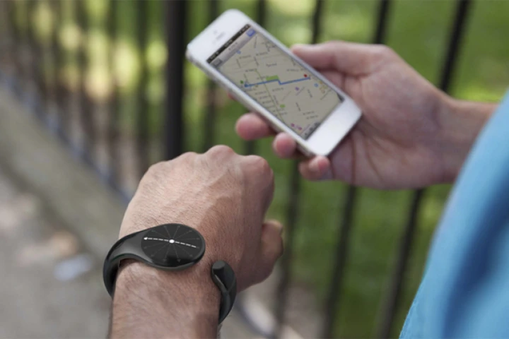 The Navigo bracelet syncs to a smartphone via Bluetooth and uses vibrations to guide you in the right direction