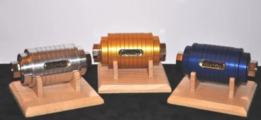 The Revomaze can be bought with an optional stand