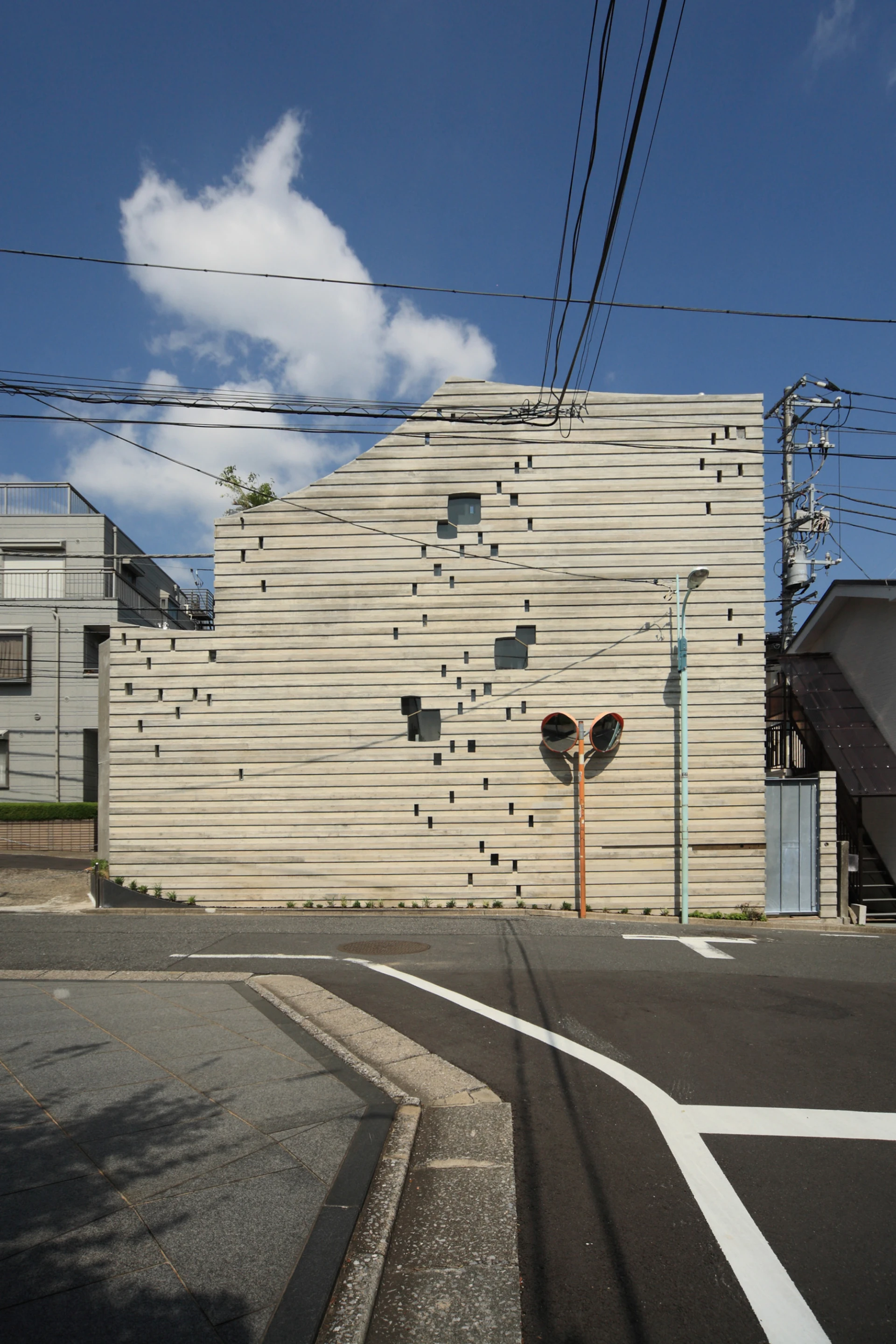 The Wall of Nishihara, by Sabaoarch (Photo: Yuji Nishijima)