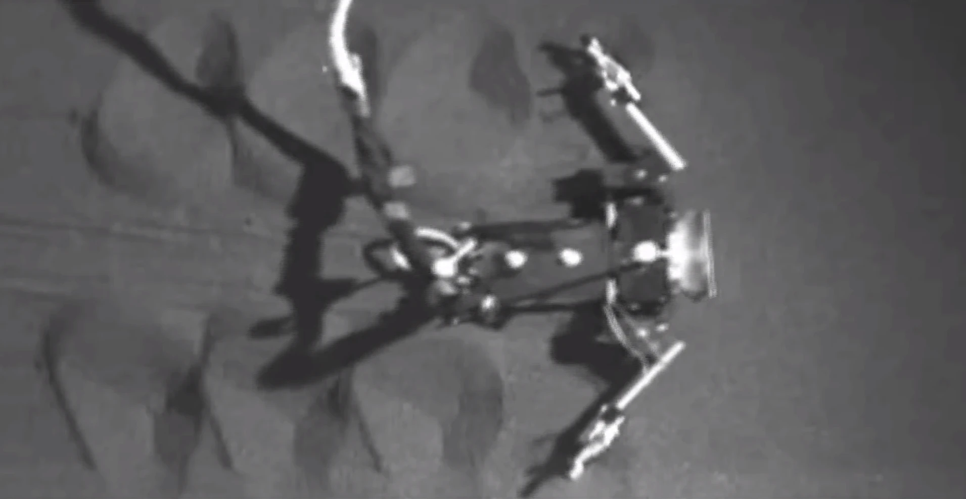 FlipperBot from above (Video still: Institute of Physics)