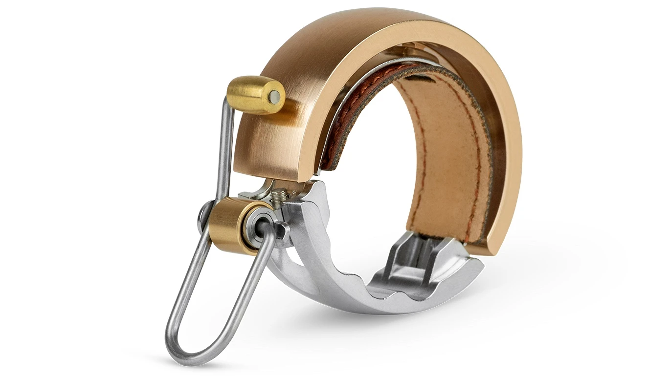The large version of the Oi Luxe weighs a claimed 46.5 grams