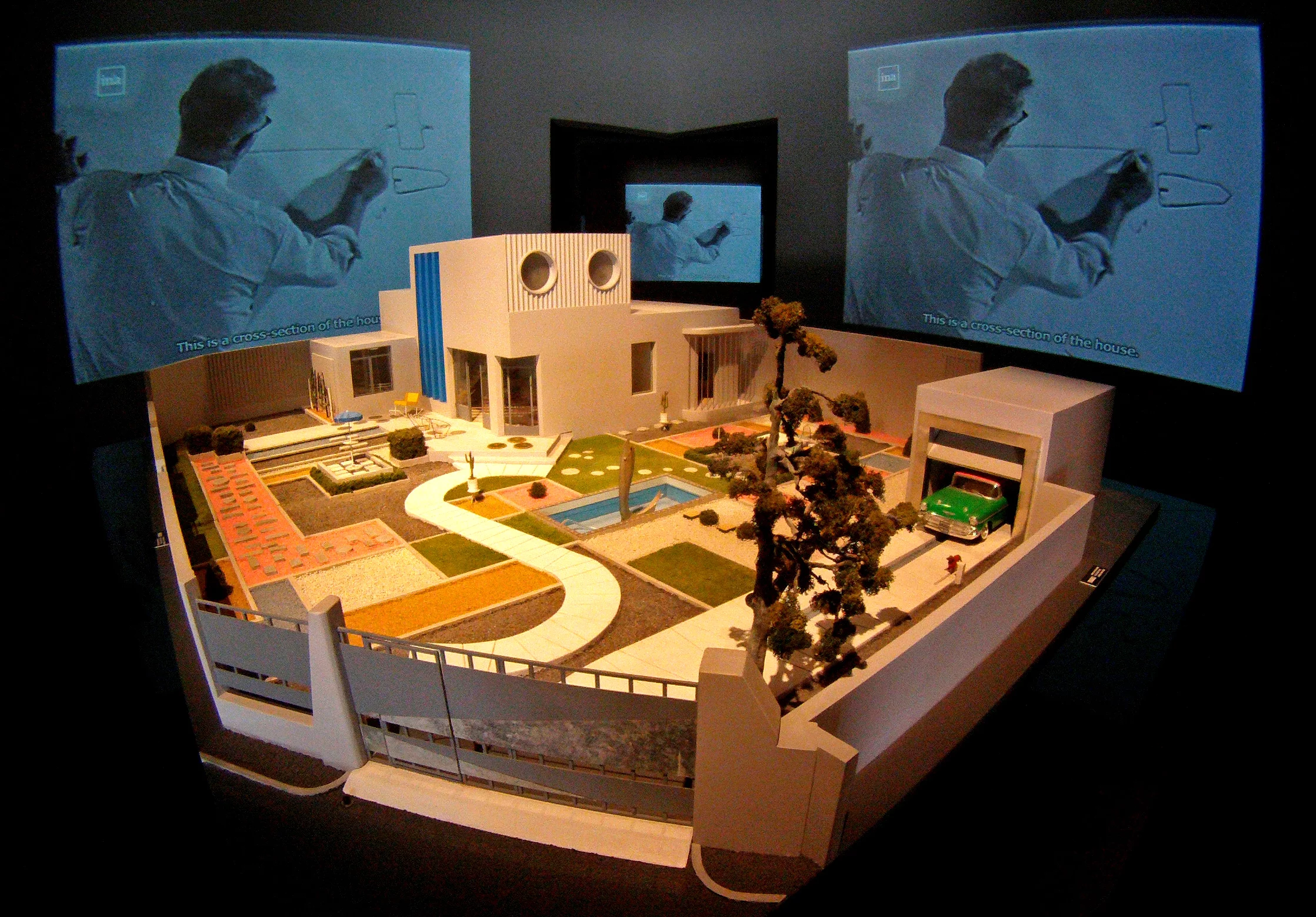 French Pavilion: model of Villa Arpel, an example of futuristic architecture in the 60's (Photo: Edoardo Campanale)