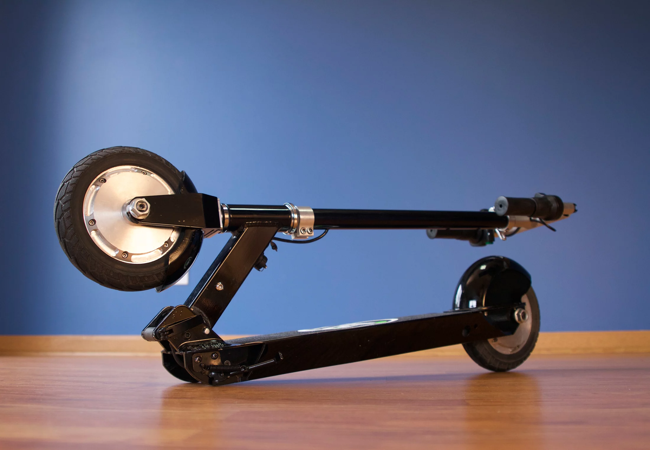 The SmartScooter can be folded up to a size of 8 x 16 x 36 (20 x 40 x 91 cm)