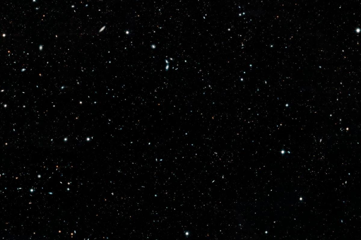 The Hubble Legacy Field contains over 265,000 galaxies. Credit: NASA, ESA, G. Illingworth and D. Magee (University of California, Santa Cruz), K. Whitaker (University of Connecticut), R. Bouwens (Leiden University), P. Oesch (University of Geneva,) and the Hubble Legacy Field team
