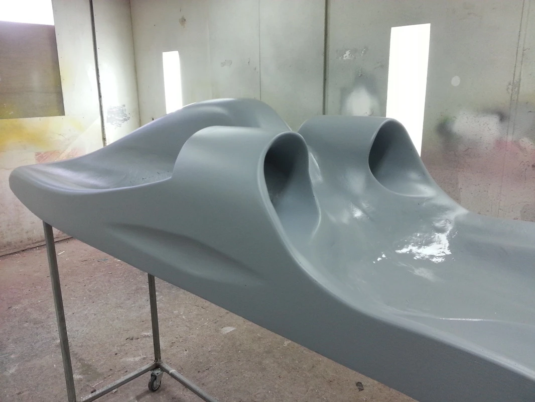 The carbon fiber board houses twin-turbine engines, as well as electronics and wheels (Photo: Daz Fellows)