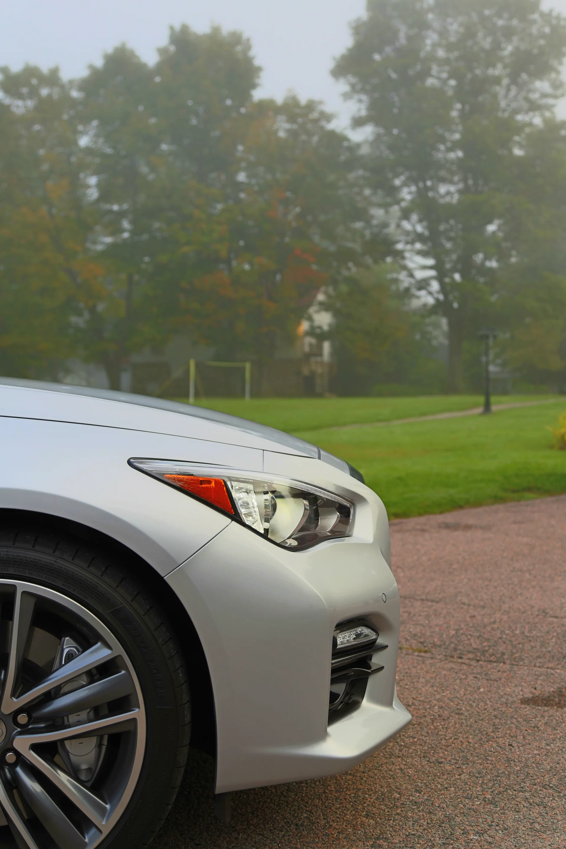 Distance between the wheel well and the hoodline is significantly decreased (Photo: Angus MacKenzie/Gizmag.com)