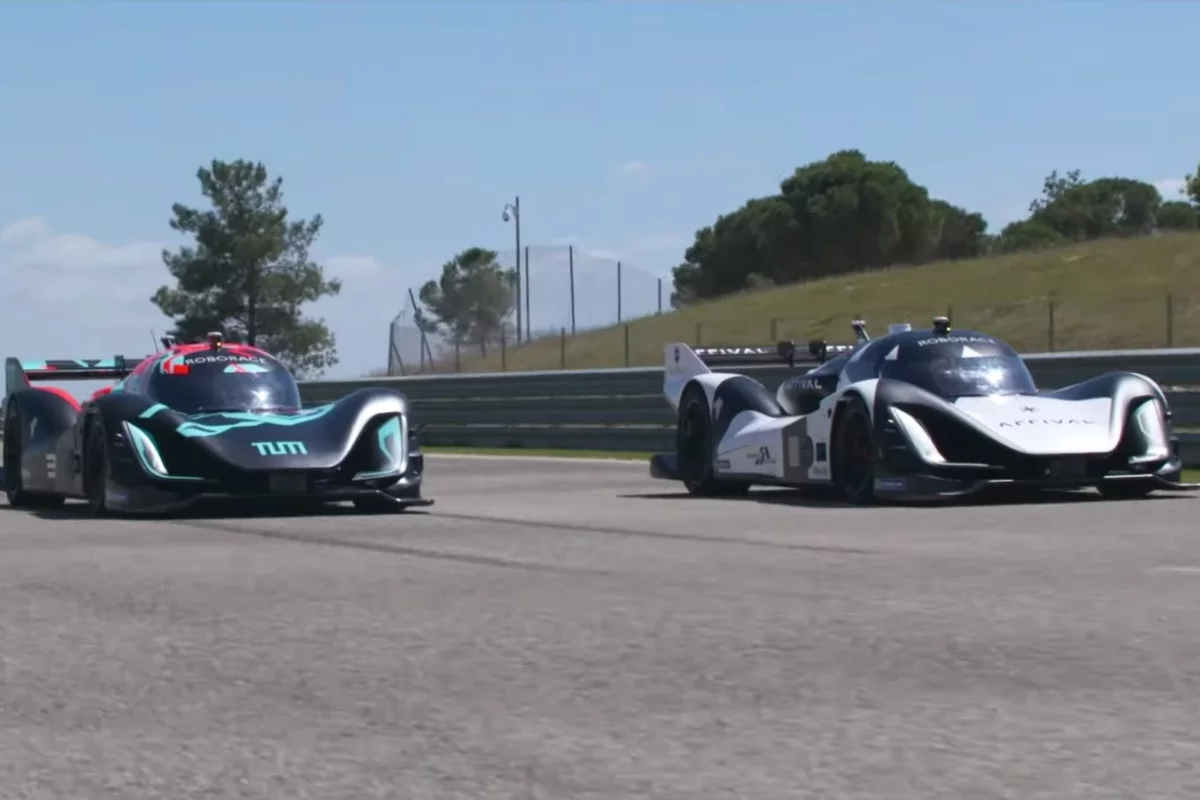 Overtakes in Robo-racing are done with consent