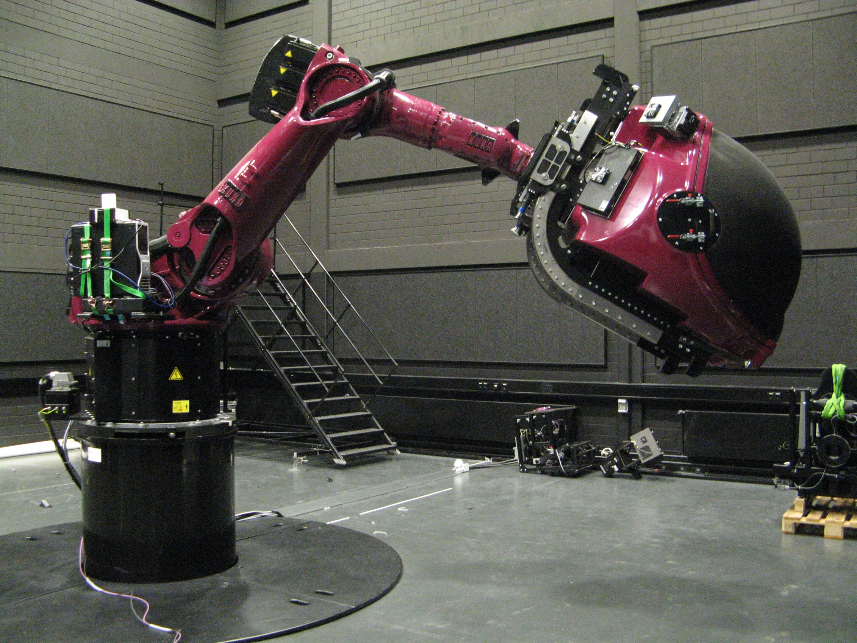 The CyberMotion Simulator for human-in-the-loop experiments (Image by Max-Planck-Institut biologische Kybernetik)