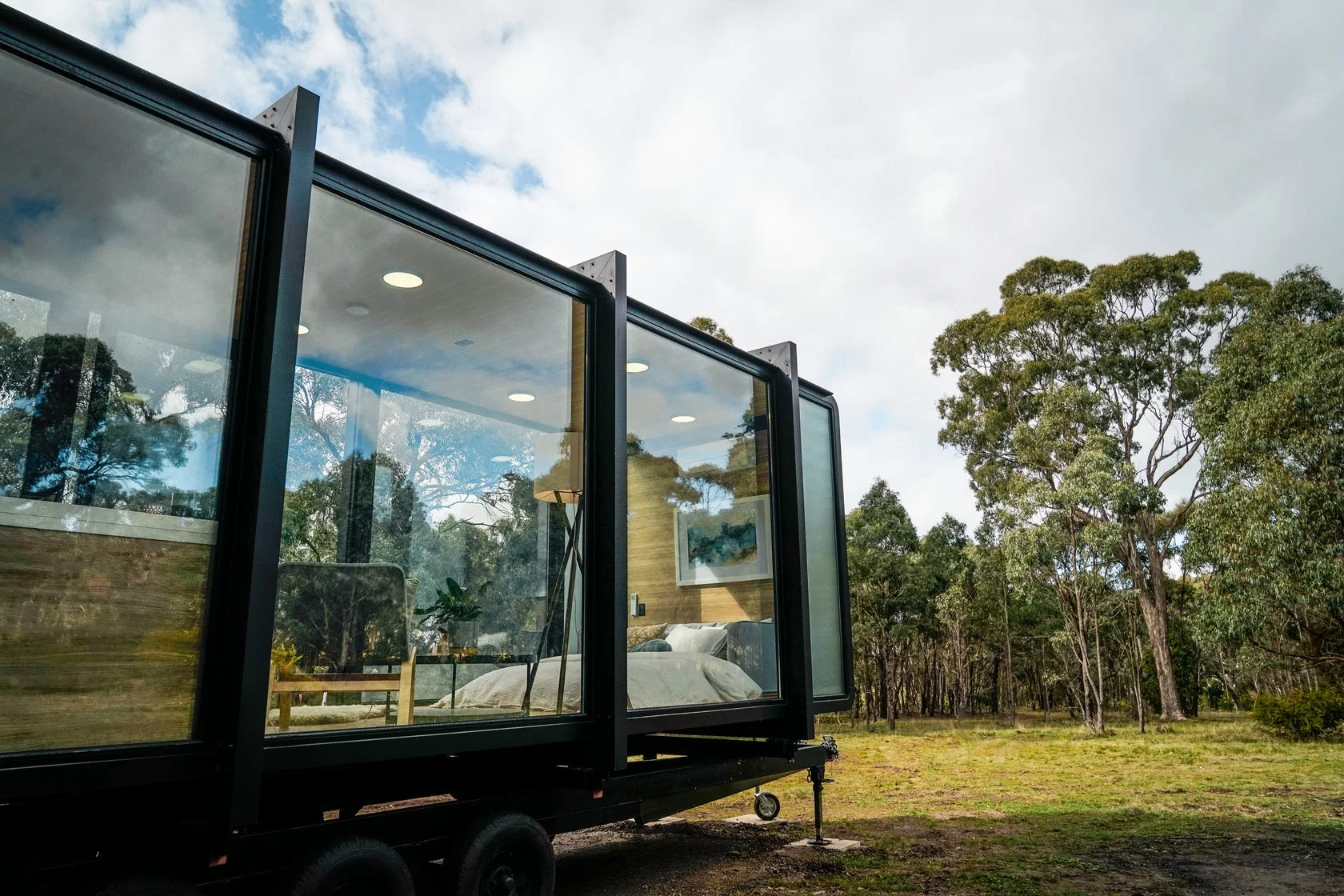 The Beaufort Bushland Retreat is based on a double-axle trailer and has a length of 8 m (26 ft)