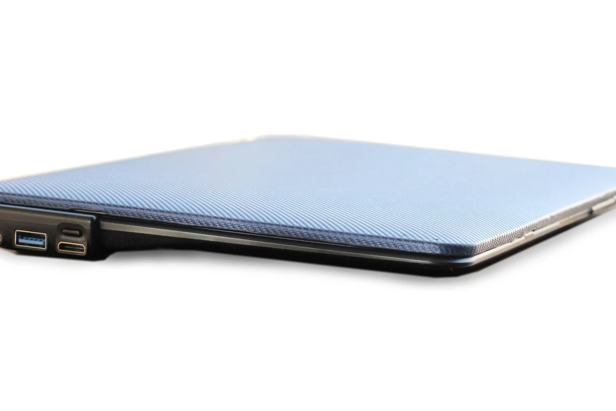 The Boost case, currently on Kickstarter, would eliminate the 12-inch MacBook's need for unwieldy, expensive power packs, adapters and dongles