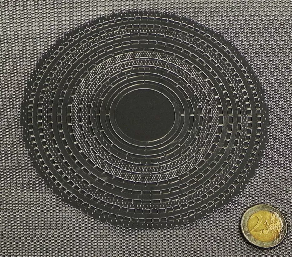 Dr. Nicolas Stenger's microstructured polymer plate