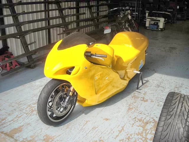 Quarter-front view of rocket motorcycle (Photo: Glenn Brittian)