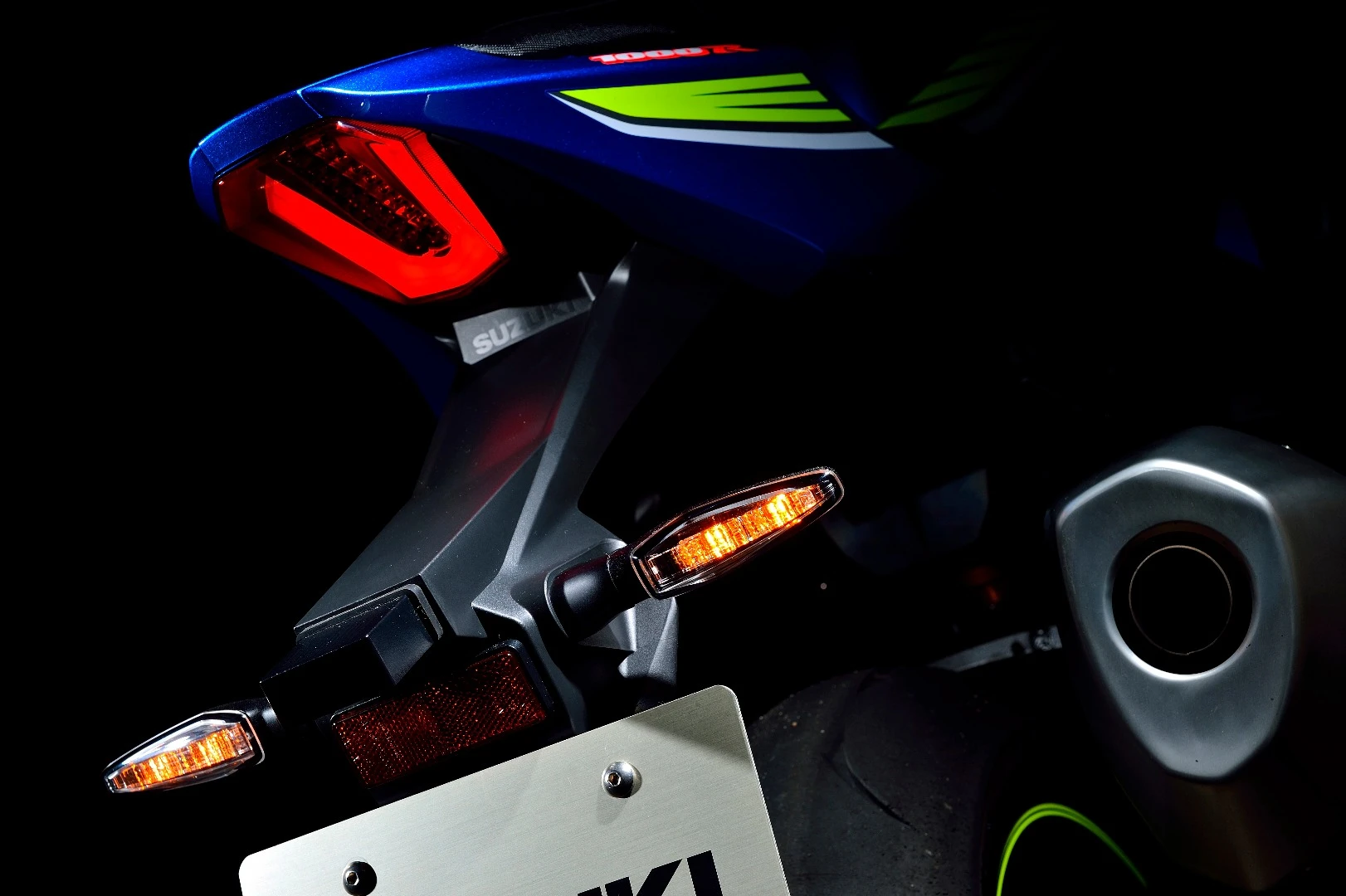 LED lights as well at the rear of the 2017 Suzuki GSX-R1000/R