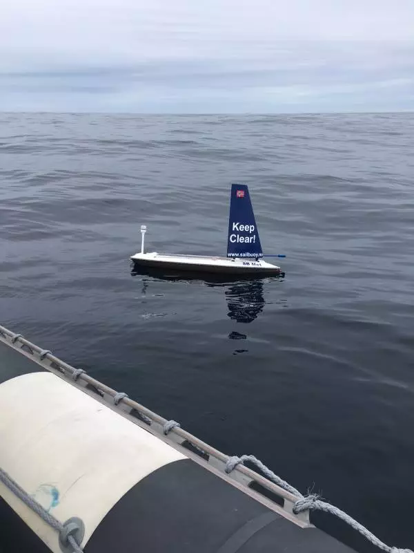 The Sailbuoy has been designed as an offshore sensor platform, and uses the wind to sail along, with the solar panels up top used to power onboard electronics via a battery pack