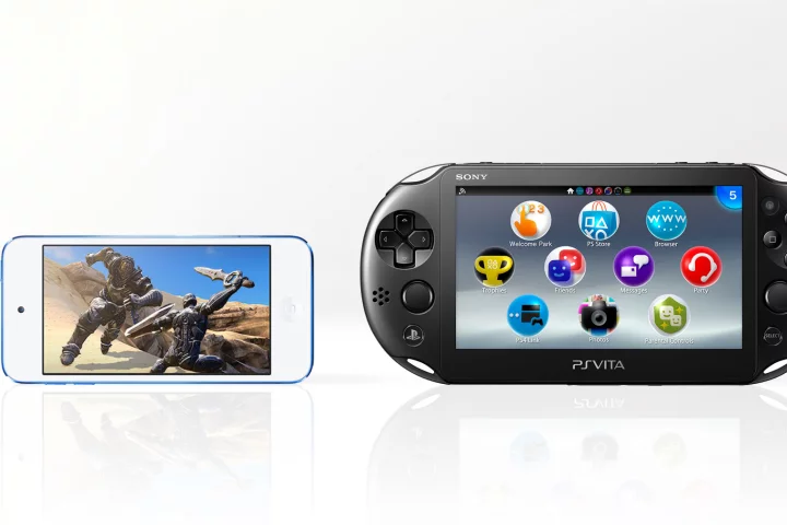 Gizmag compares the features and specs of the 2015 iPod touch (left) and Sony PS Vita (PCH-2000)