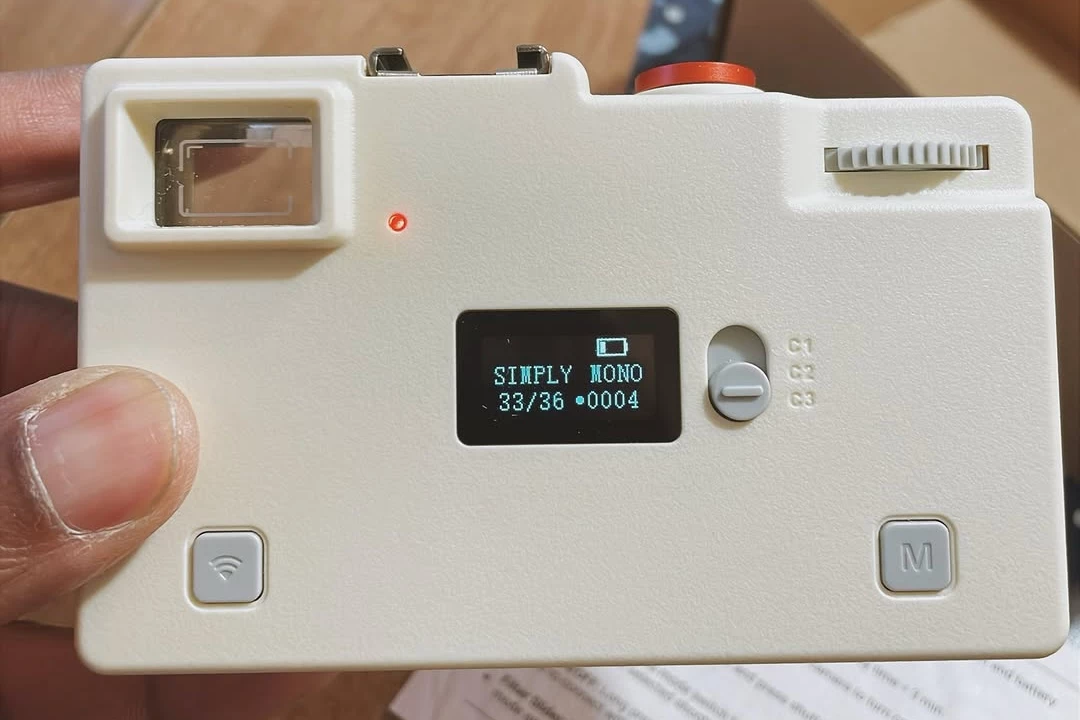 A screen on the back displays information such as the number of exposures taken