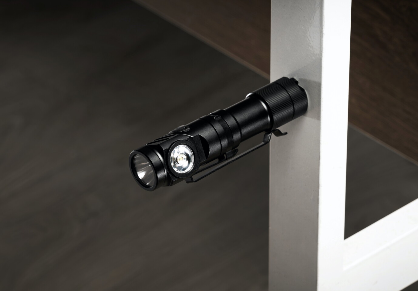 The L1 can be magnetically attached to metal items