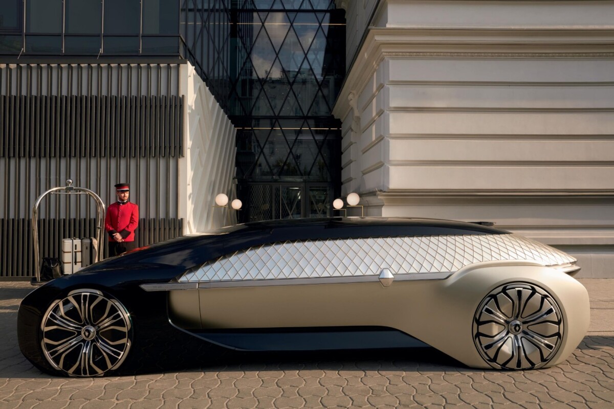 The Renault EZ-Ultimo is the private car service to the EZ-Go taxi