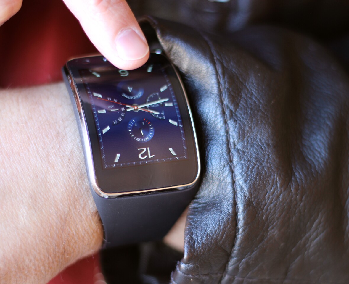 Samsung Gear S (Photo: Will Shanklin/Gizmag.com)