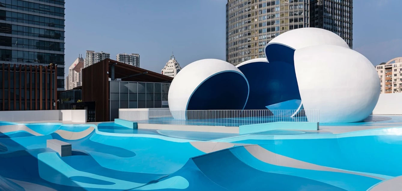 The Qingdao Mixc renovation provides both active and passive spaces