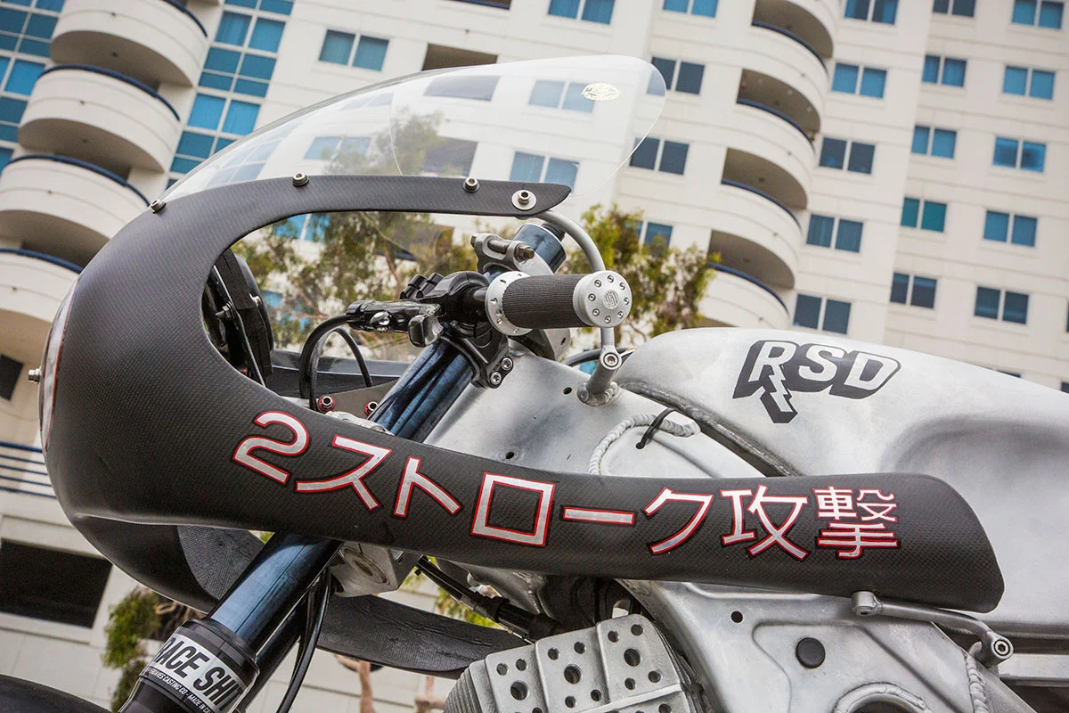 The carbon vintage fairing reads 2 Stroke Attack in Japanese