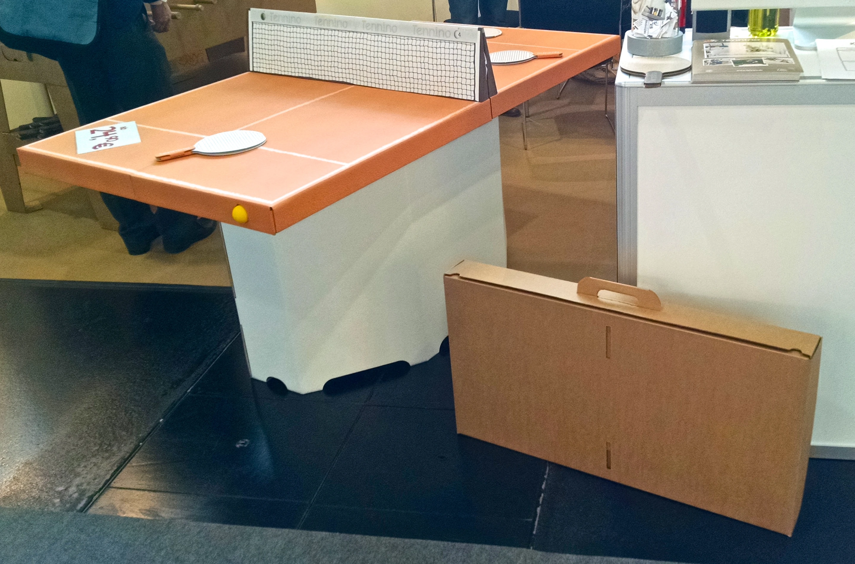 Tennino assembles into a full ping pong table from a compact suitcase (Photo: C.C. Weiss/Gizmag)