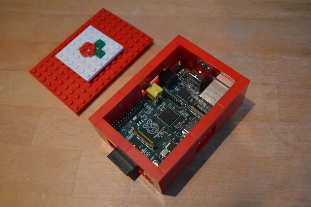 Gizmag's Raspberry Pi, in its LEGO case. Finally... (Photo: Gizmag)