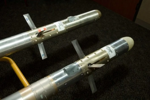 DAGR provides a low cost precision-strike capability, with minimal collateral damage, against troops in the open, lightly armored vehicles, rooms within a structure and other urban targets that do not require the full effect of HELLFIRE missiles.