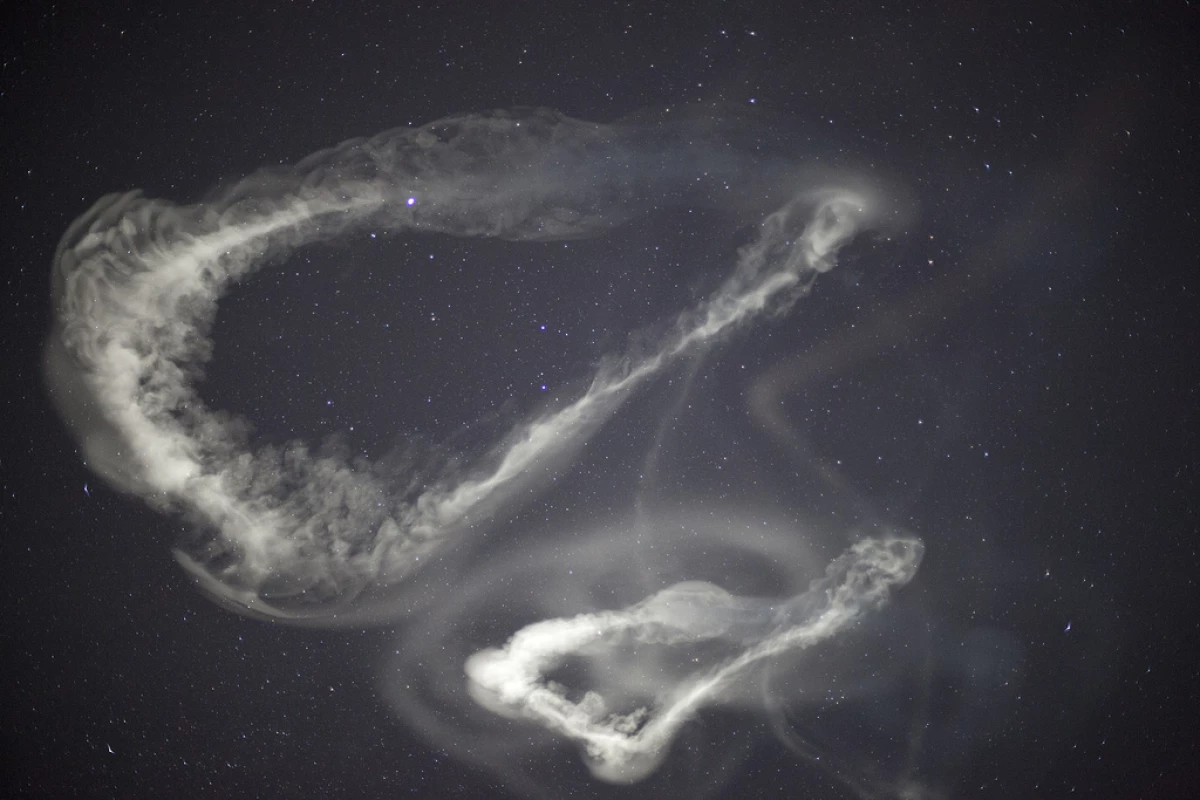 The rockets carry an onboard chemical which, when released, form clouds revealing wind patterns at outer reaches of Earth's atmosphere (Photo: NASA/Wallops)
