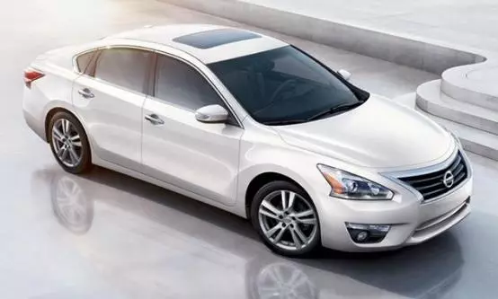 The Easy Fill system makes its debut on the 2013 Altima