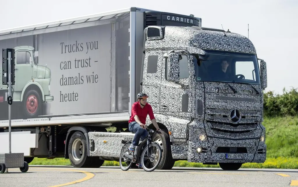 Cyclists can be put in danger when in the blind spot of a truck
