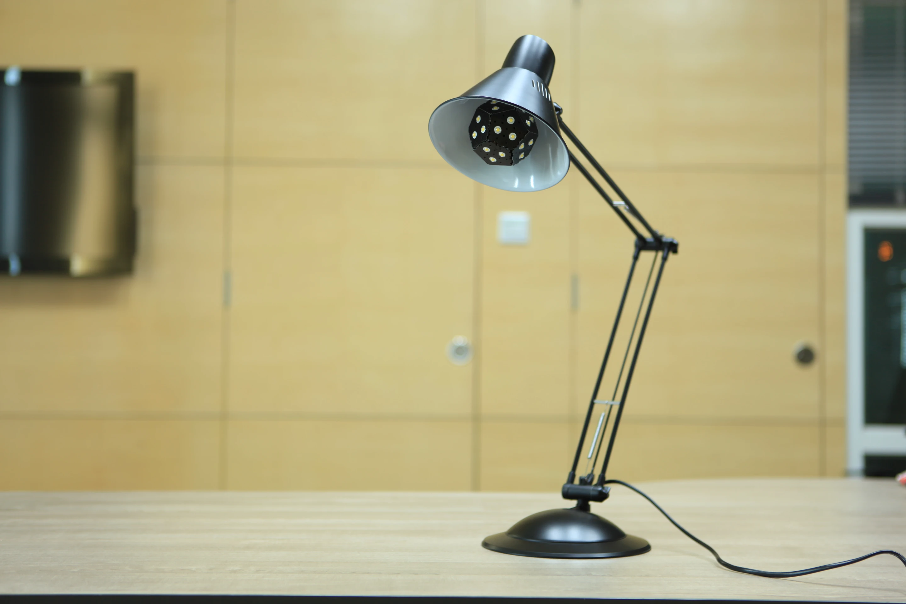 The light output meets or exceeds 1600 lumens for the 12W version and 1200 lumens for the 10W version (Image: NanoLight)