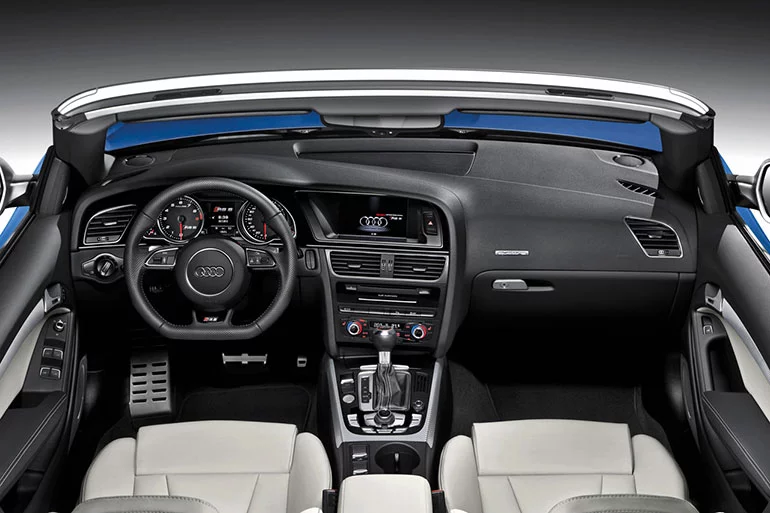 2013 Audi RS5 Cabriolet interior