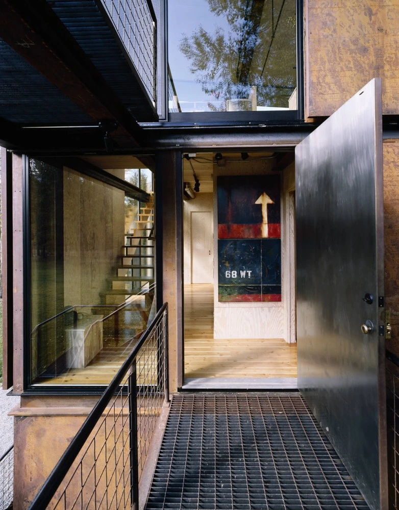 Interior shot of the rugged Delta Shelter (Photo: Benjamin Benschneider)