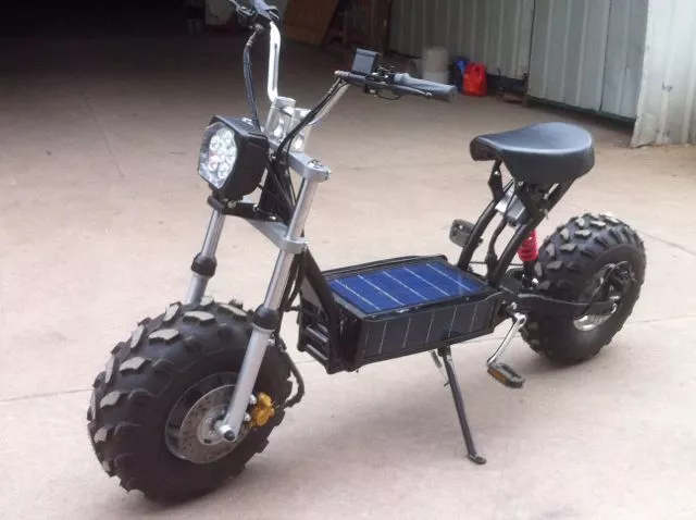 According to Daymak, the solar panels can deliver 10 km (6.2 mi) of range for every eight hours they are exposed to ambient sunlight