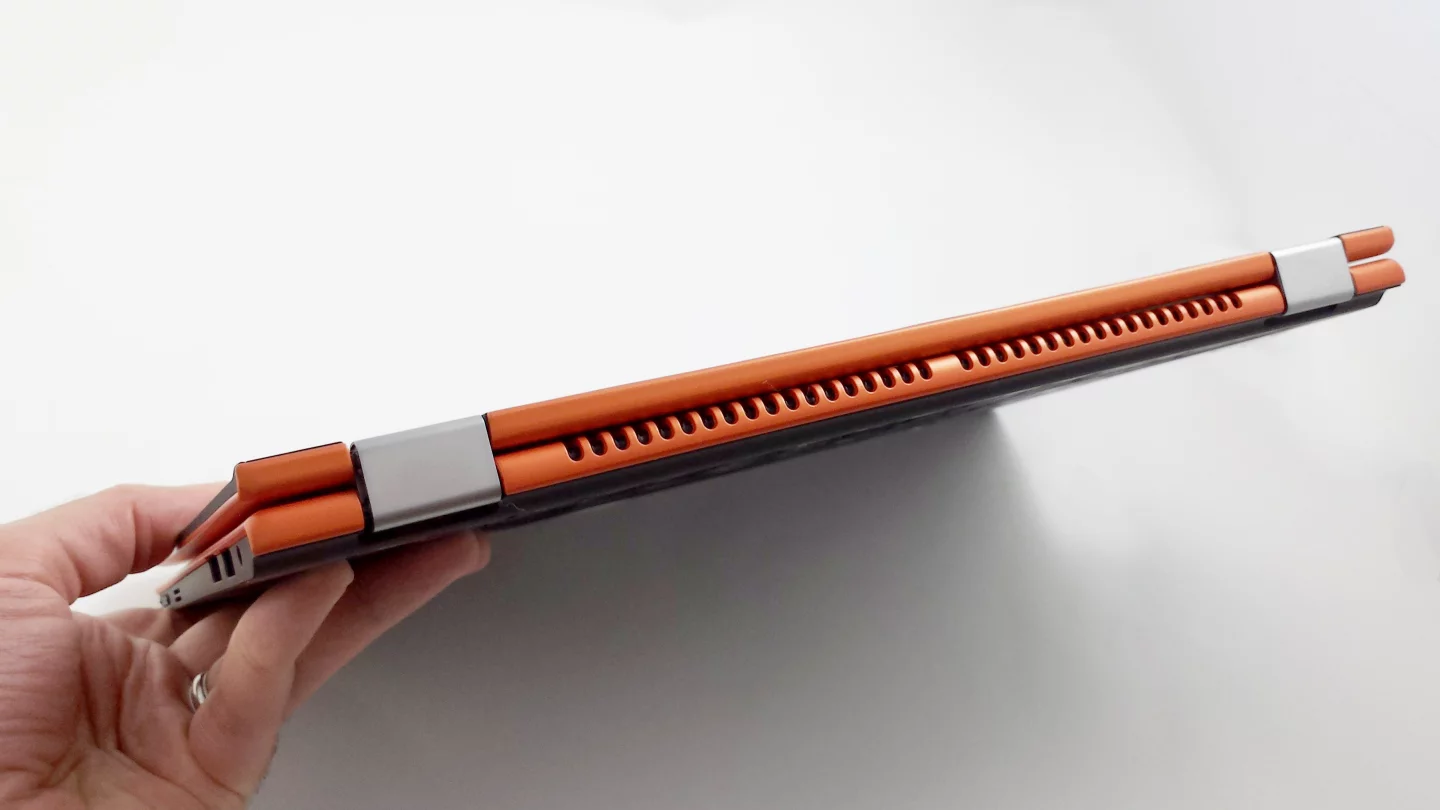 The Yoga 11S is 17 mm thick