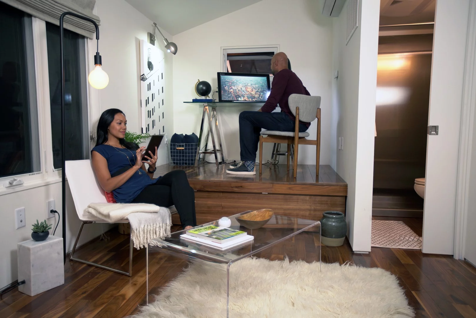 The Smart Tiny Home has connected lights, the colors and brightness of which can be adjusted