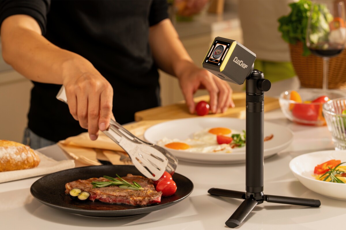 Smart kitchen cube guides you through recipes as it watches you cook