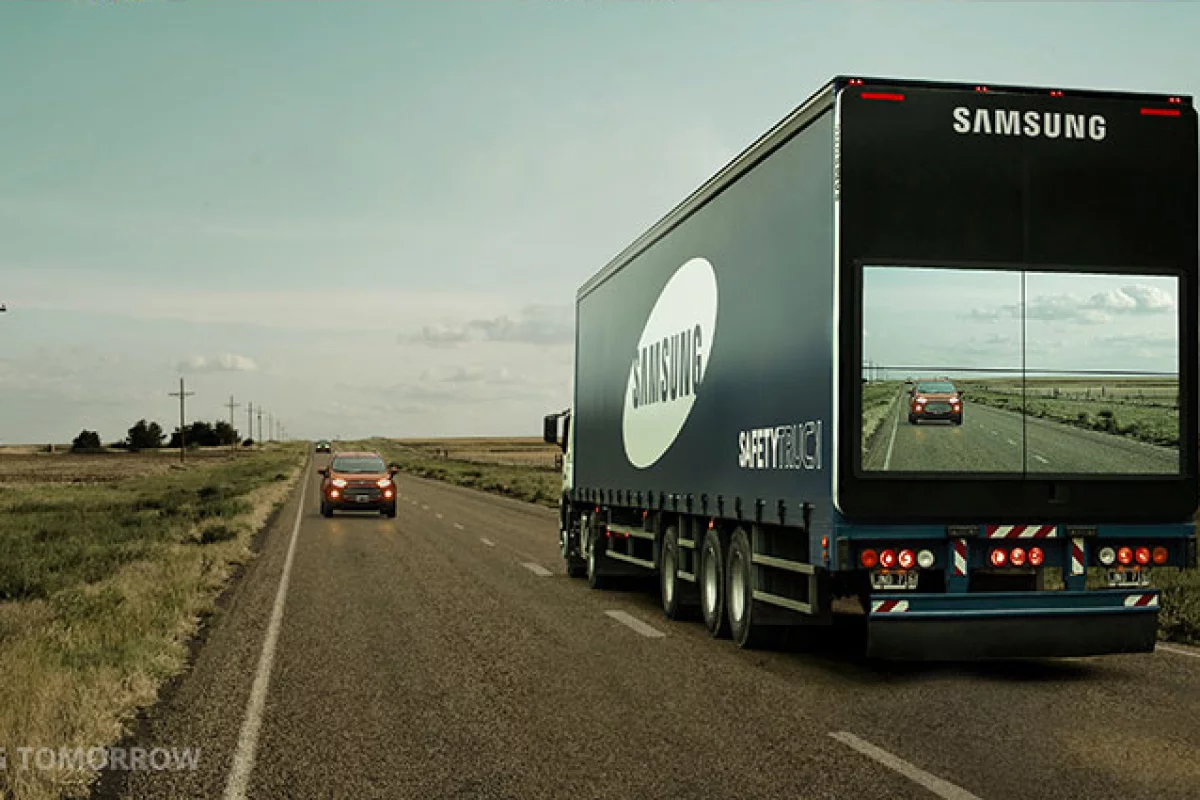Samsung's prototype "Safety Truck" offers view of the road ahead