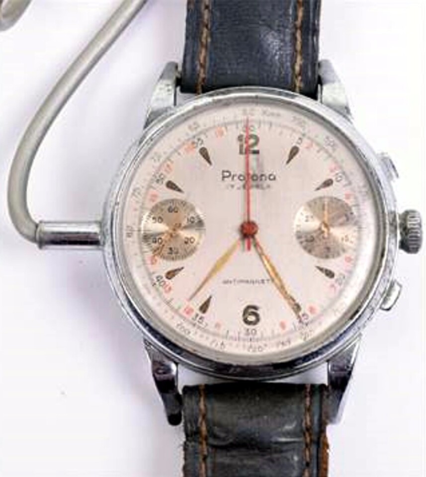Detail of the microphone watch