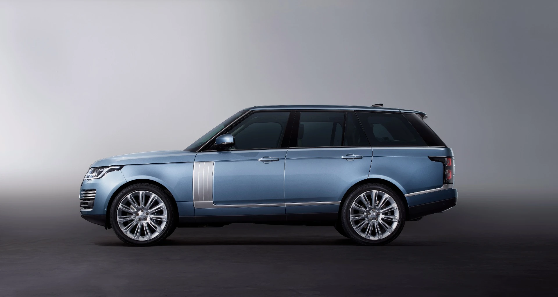 The 2018 plug-in hybrid Range Rover P400e