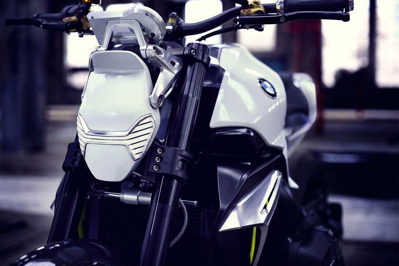 BMW Concept Roadster: futuristic LED headlight