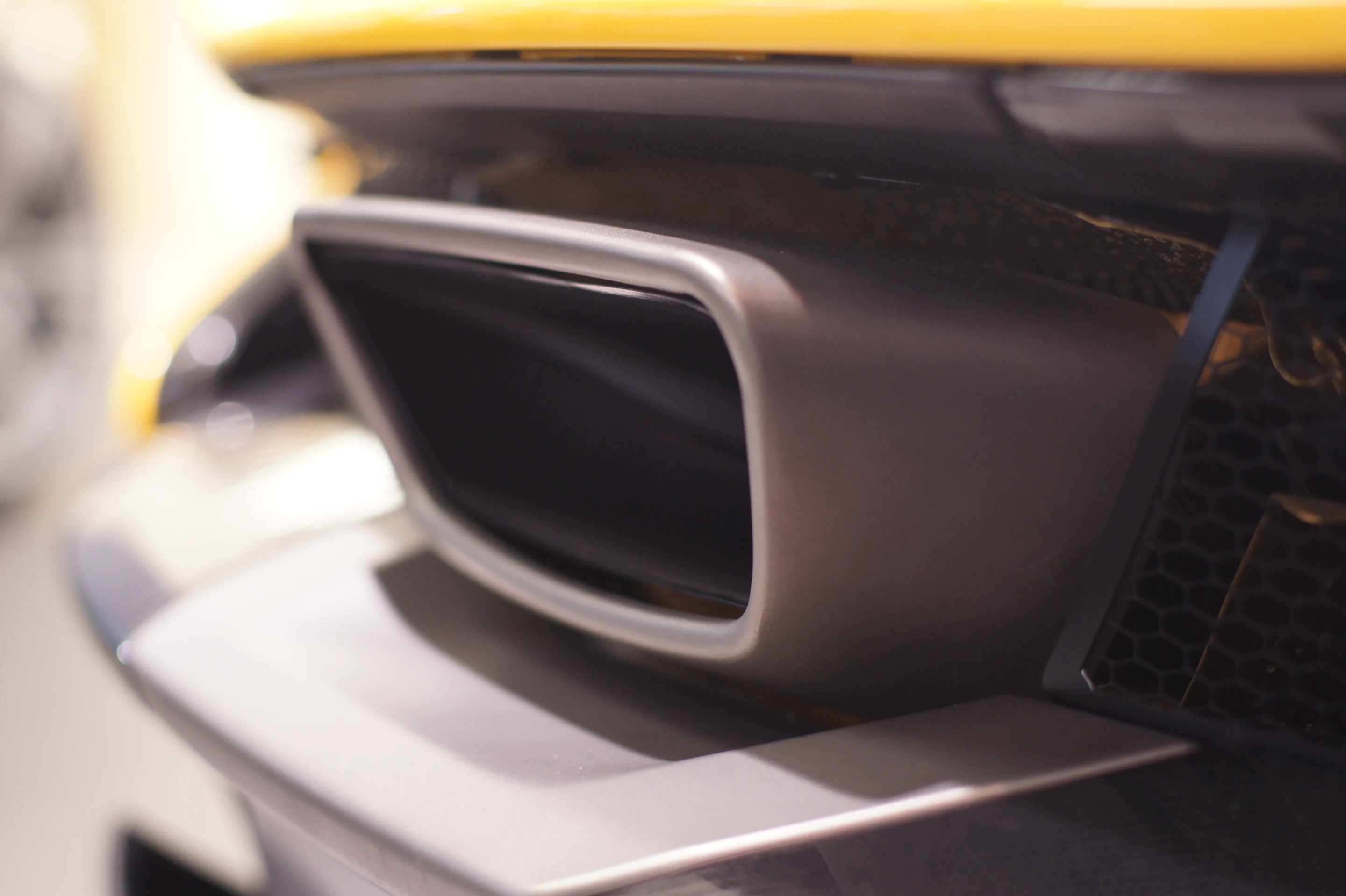 Getting close with the P1 reveals the incredible details that set it apart from "normal" supercars (Photo: Loz Blain/Gizmag.com)